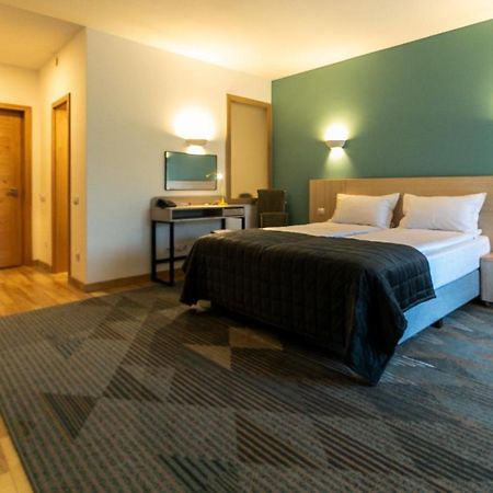 Hotel Cuibul De Lemn Rîşnov Esterno foto