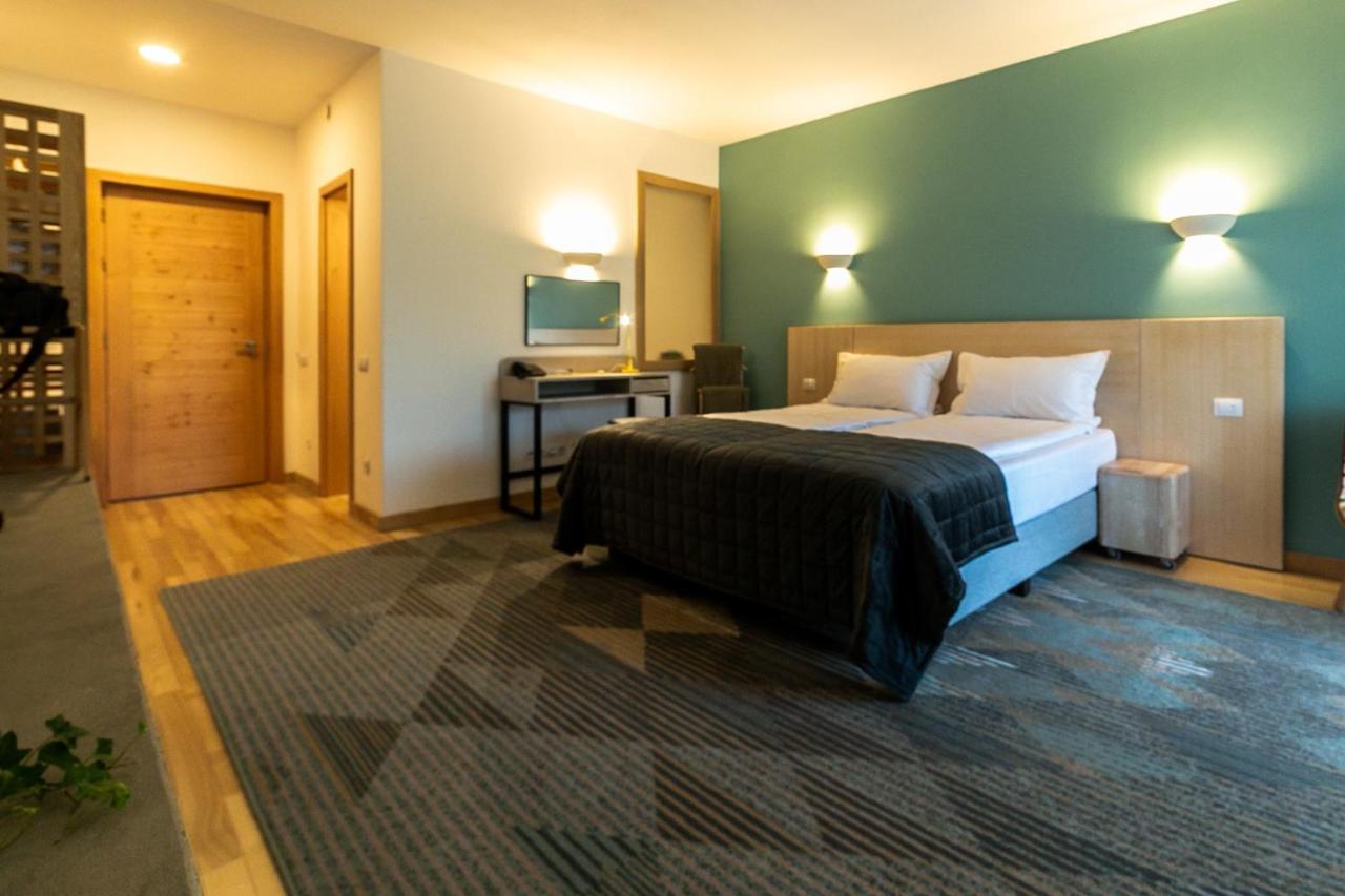 Hotel Cuibul De Lemn Rîşnov Esterno foto
