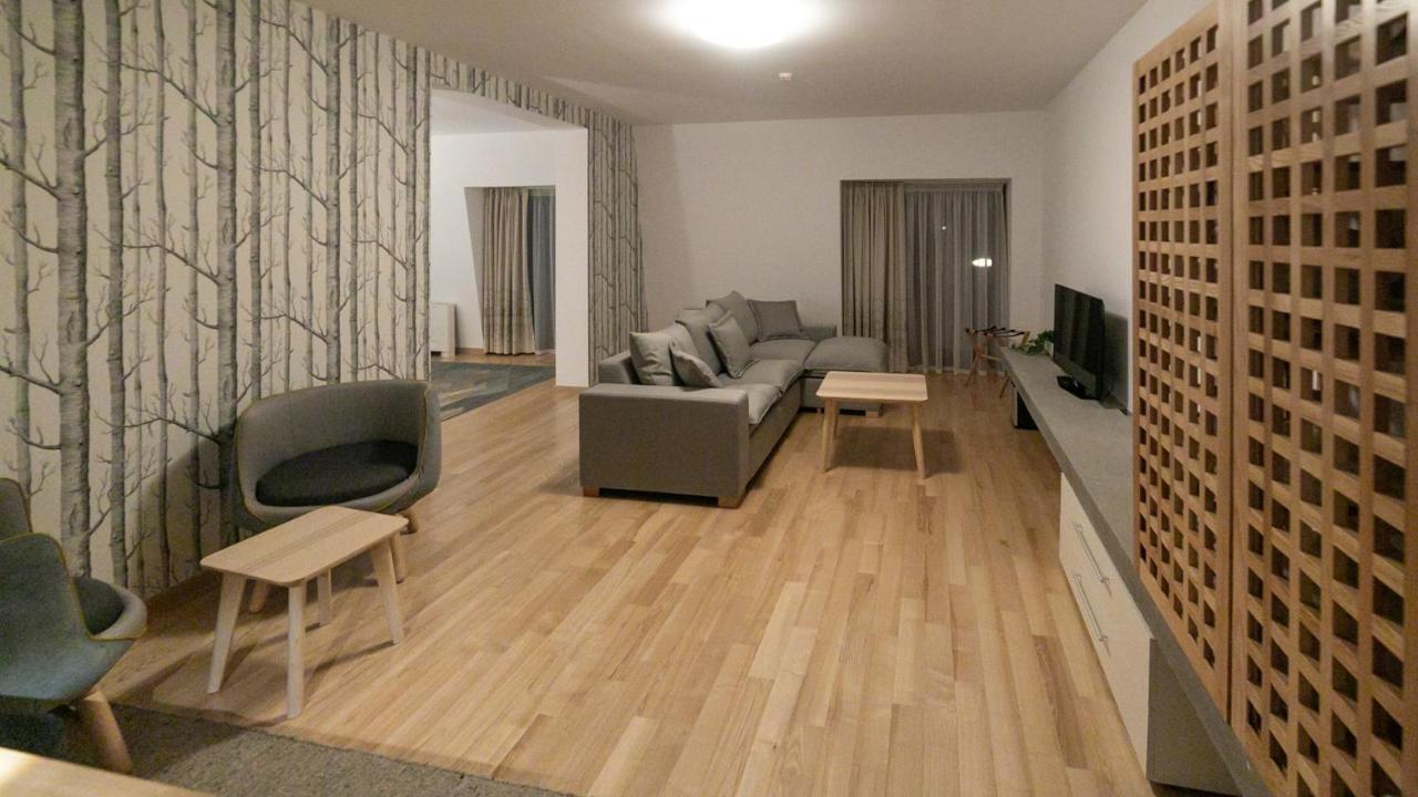 Hotel Cuibul De Lemn Rîşnov Esterno foto