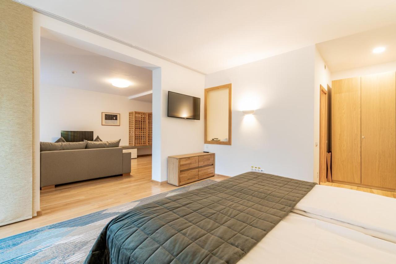 Hotel Cuibul De Lemn Rîşnov Esterno foto