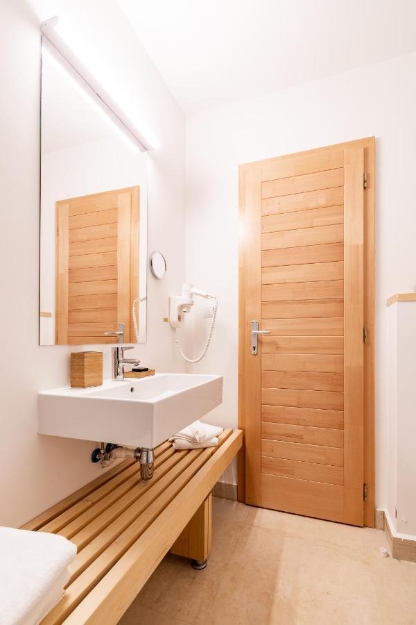 Hotel Cuibul De Lemn Rîşnov Esterno foto