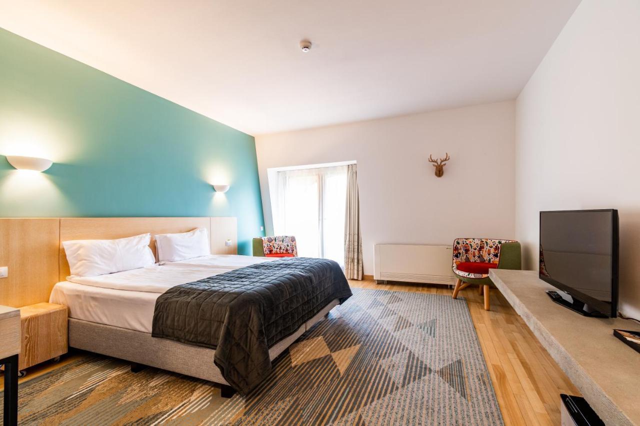 Hotel Cuibul De Lemn Rîşnov Esterno foto